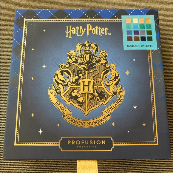 Profusion Cosmetics Harry Potter  Eyeshadow Palette and eye and face brush set - Picture 4 of 10
